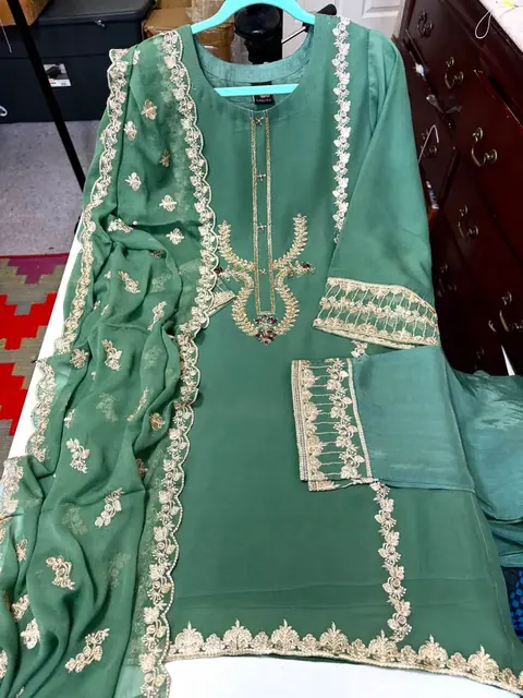 Green Chiffon Embroidered Pakistani Party Wear Dress, photo 4