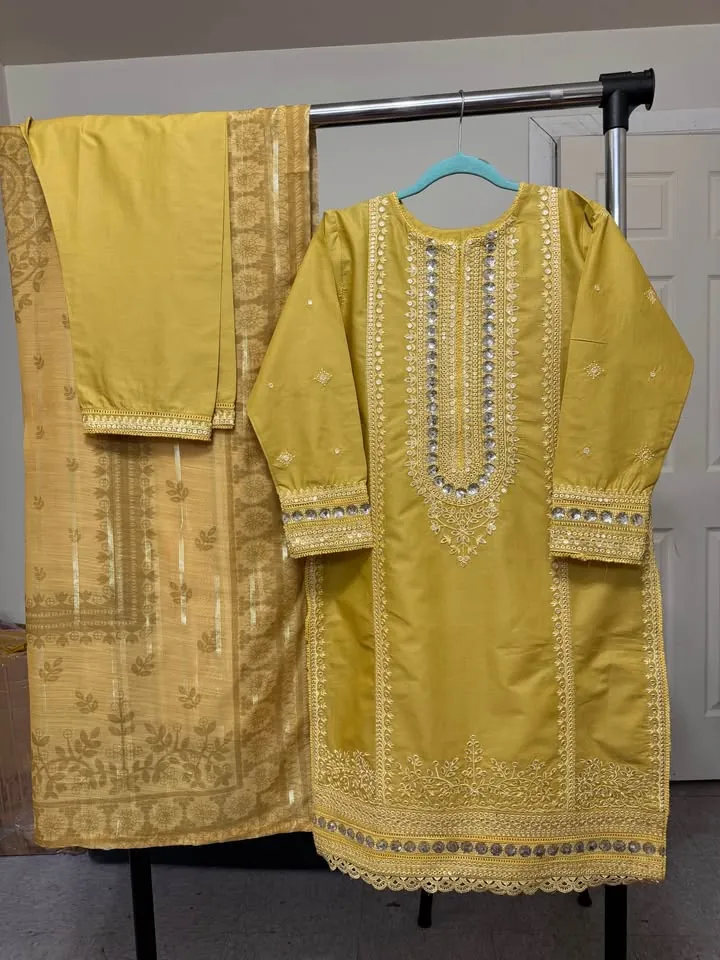 Cotton Embroidered 3-Piece Pakistani Suit with Monar Dupatta, photo 3 of 5