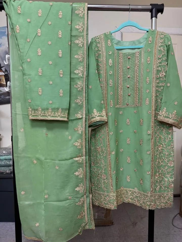 Green Chiffon Party Wear Dress, photo 4 of 7