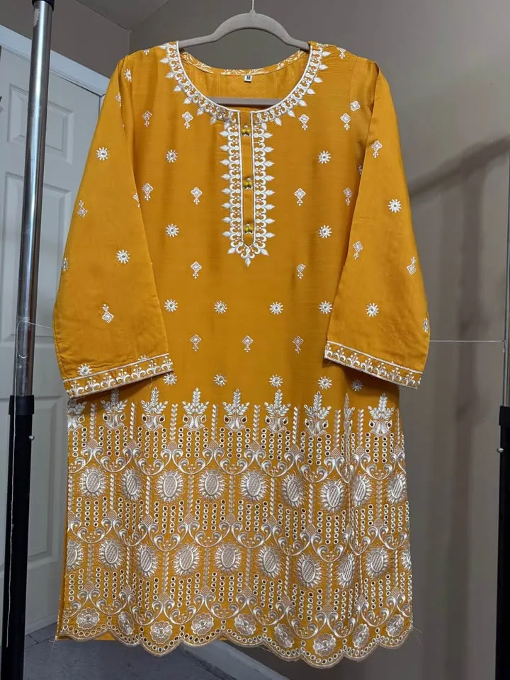 Viscose Chikankari Kurti / Top, photo 3 of 6