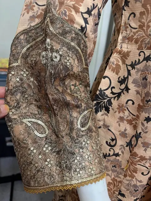 Doria Lawn Embroidered Maxi Dress with Doria Dupatta, photo 4