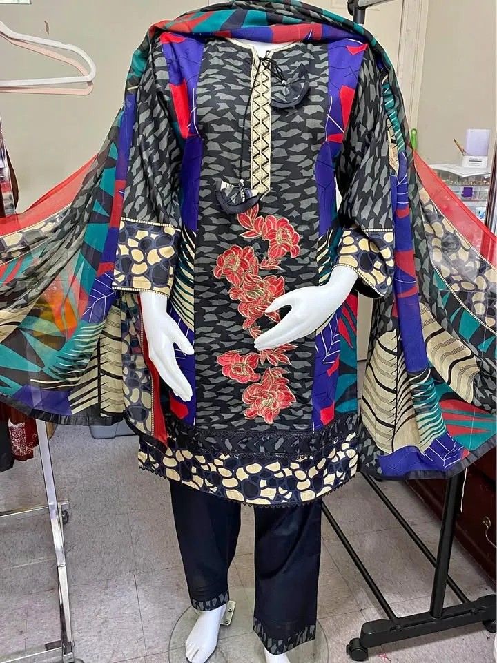 Lawn Embroidered Dress with Chiffon Dupatta, photo 1 of 5