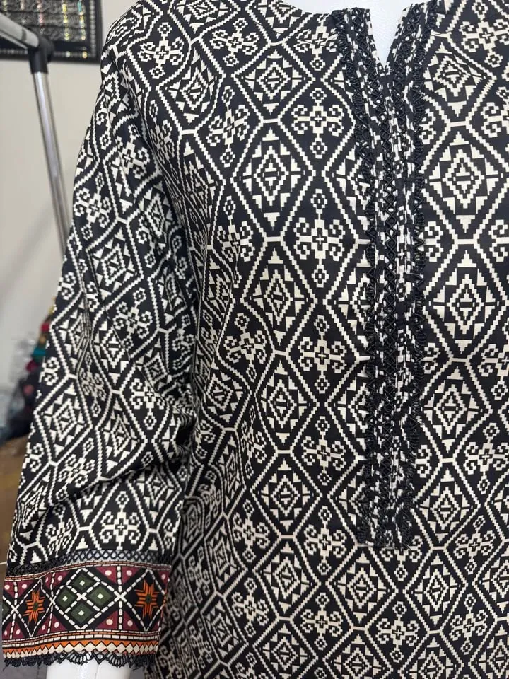Branded Lawn Dress with Lawn Dupatta, photo 3 of 4