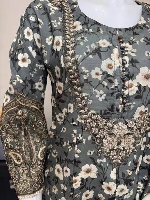 Doria Lawn Maxi Dress with Embroidered Motif, photo 5