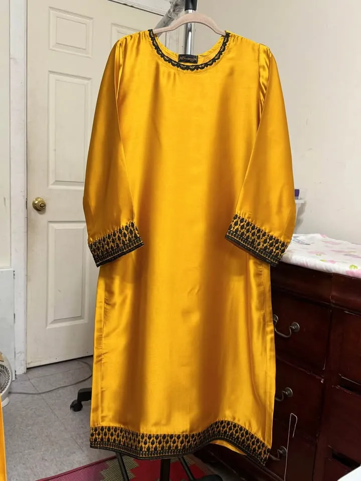 Pakistani Silk Long Kurta / Tunic, photo 3 of 3