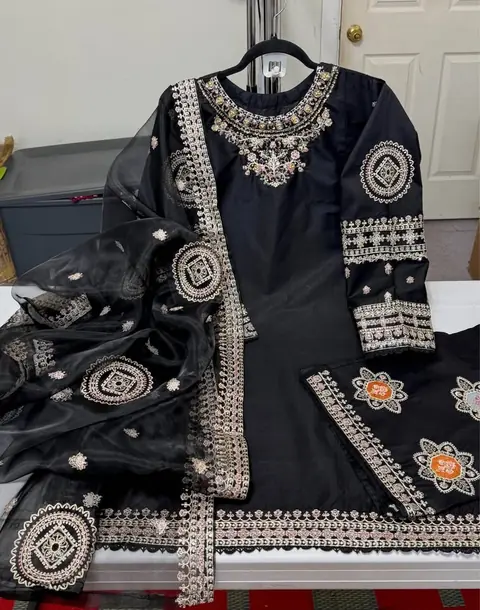 Cotton Party Wear Dress with Organza Dupatta, photo 3
