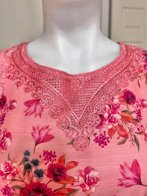 Pink Floral Branded Khaddar Suit with Shawl, photo 3