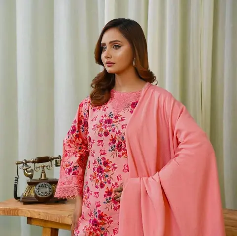 Pink Floral Branded Khaddar Embroidered Dress, photo 3